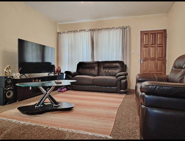 2 BEDROOM APARTMENT FOR SALE IN VORNA VALLEY